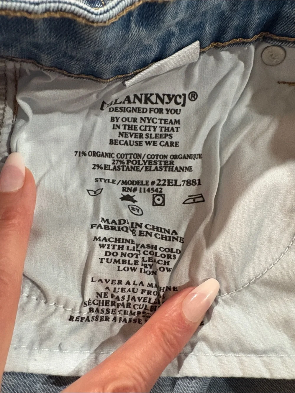BlankNYC The Astor Cutoff Shorts NWT Size 27 Organic Cotton Distressed Denim
